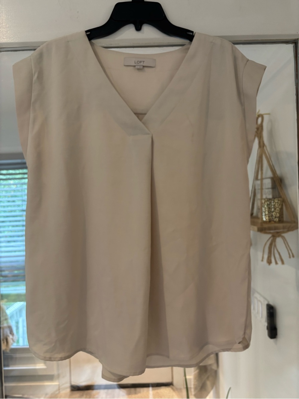 LOFT Cream V-Neck Pleated Cap Sleeve Blouse